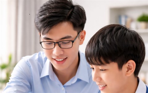 gia su day kem tai nha long xuyen