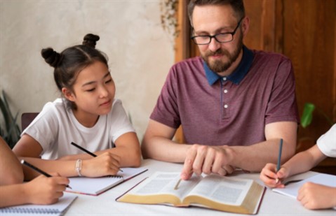 gia su day kem lop 8 tphcm