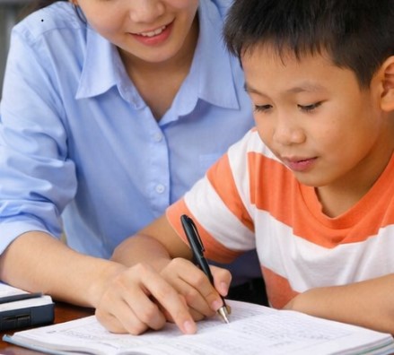 gia sư dạy kèm học sinh